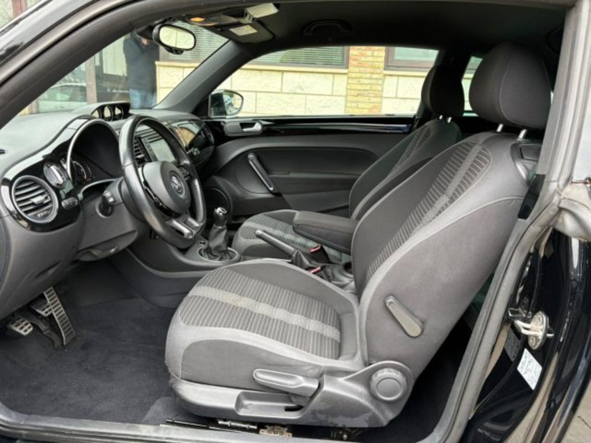 Volkswagen Maggiolino 2.0 TDI Sport BlueMotion Technology (8)