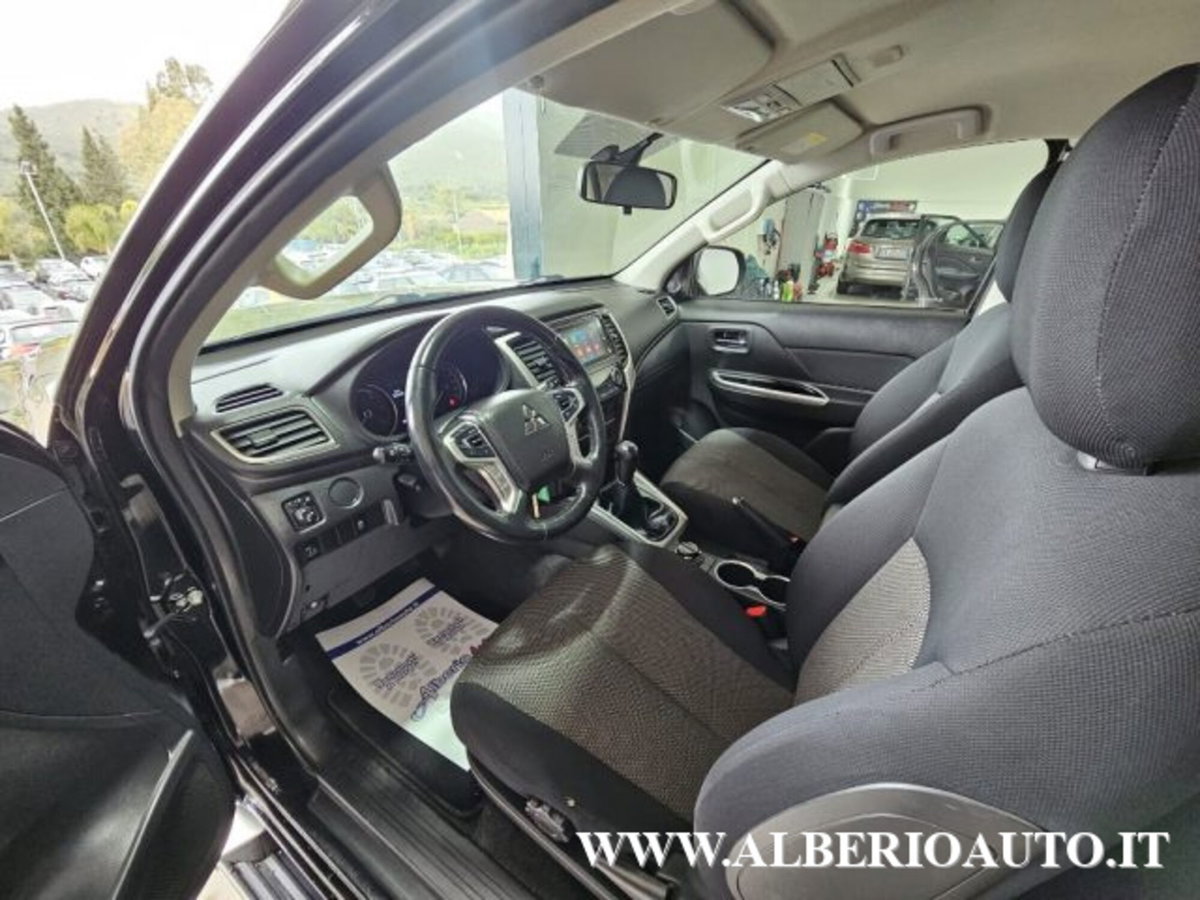 Mitsubishi L200 2.3 D Club Cab 4x4 Super Select Intense (17)