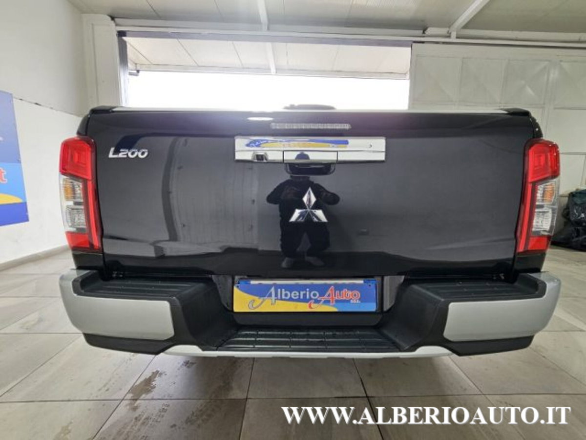 Mitsubishi L200 2.3 D Club Cab 4x4 Super Select Intense (4)