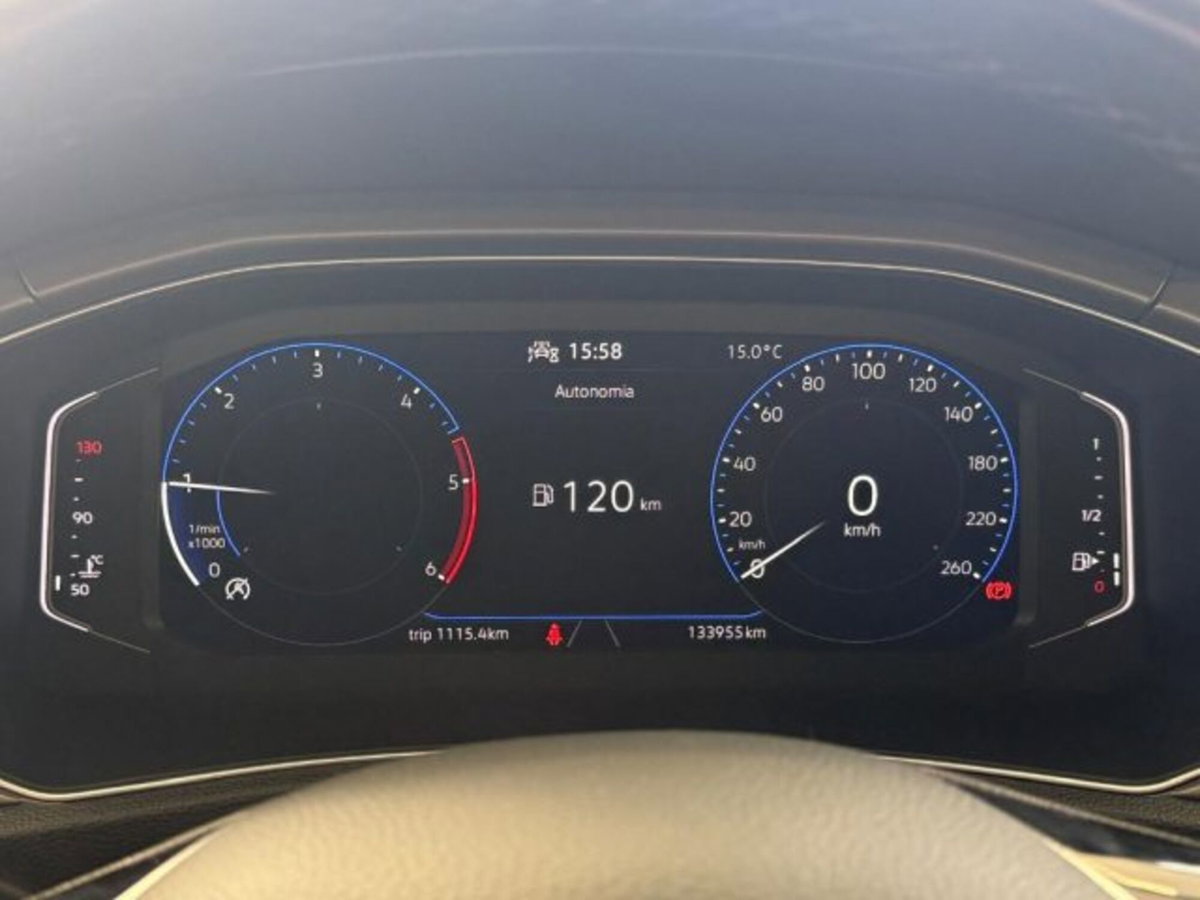 Volkswagen T-Roc 2.0 tdi Style 115cv (18)