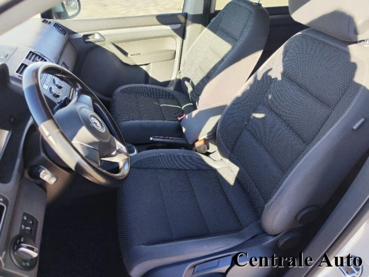 Volkswagen Touran 1.6 TDI DSG Comfortline (10)