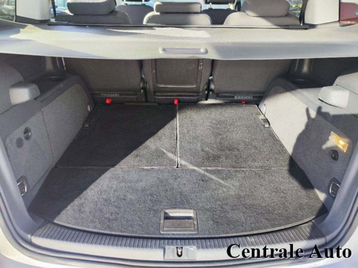 Volkswagen Touran 1.6 TDI DSG Comfortline (13)