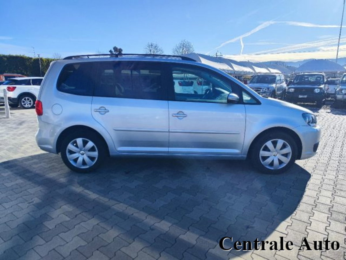Volkswagen Touran 1.6 TDI DSG Comfortline (4)