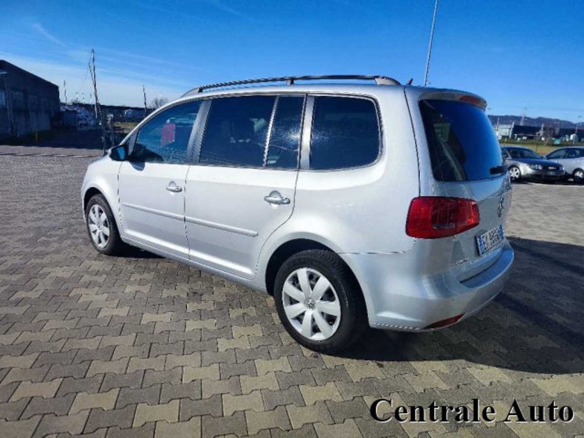 Volkswagen Touran 1.6 TDI DSG Comfortline (7)
