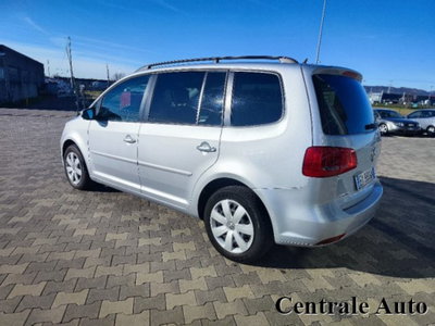Volkswagen Touran 1.6 TDI DSG Comfortline (7)
