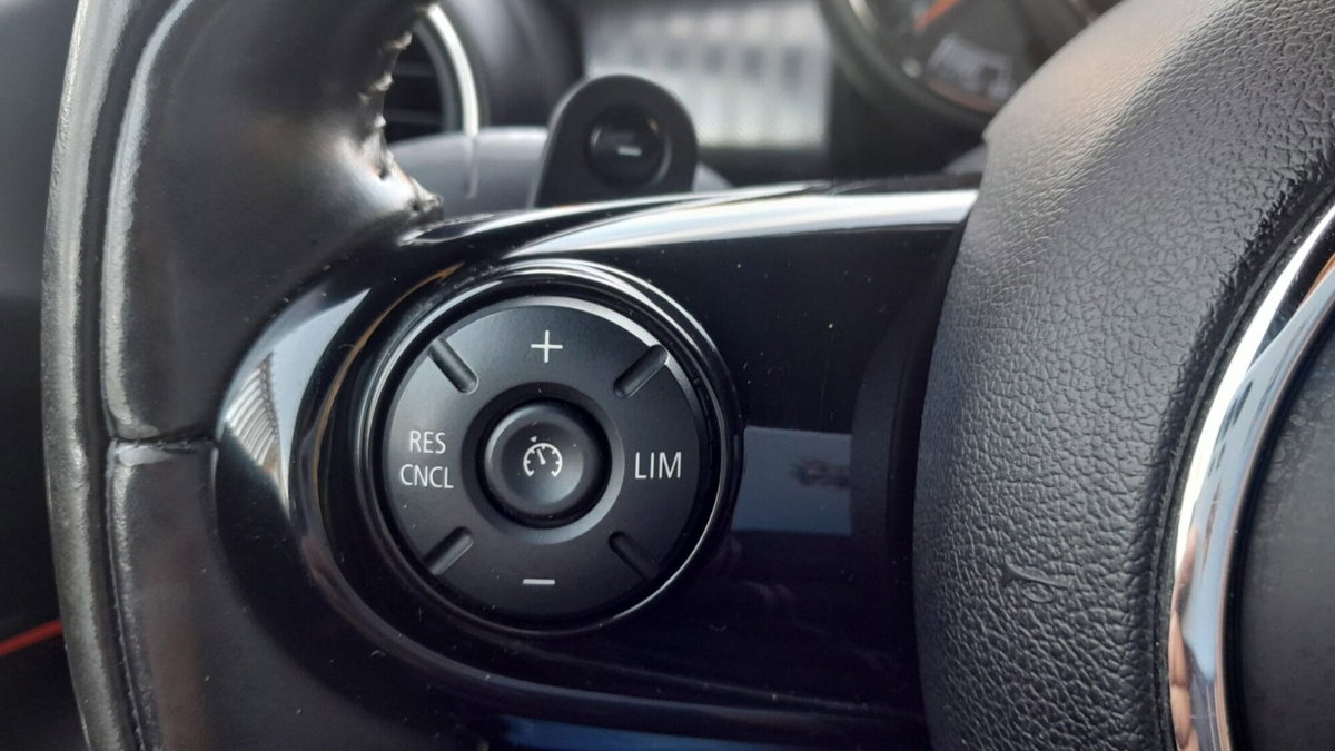 MINI Mini 2.0 Cooper SD aut. Hype 5 porte (11)