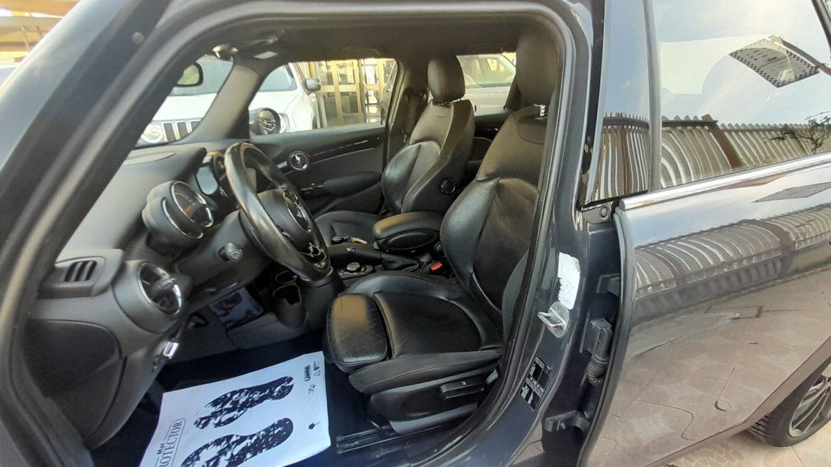MINI Mini 2.0 Cooper SD aut. Hype 5 porte (16)