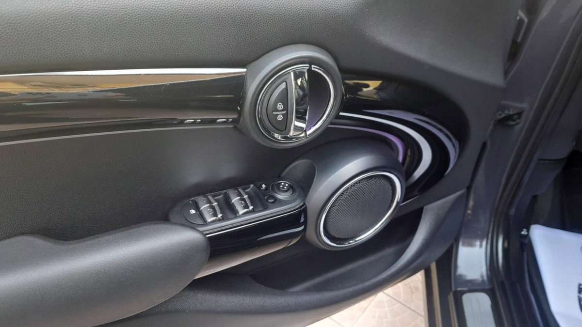 MINI Mini 2.0 Cooper SD aut. Hype 5 porte (18)