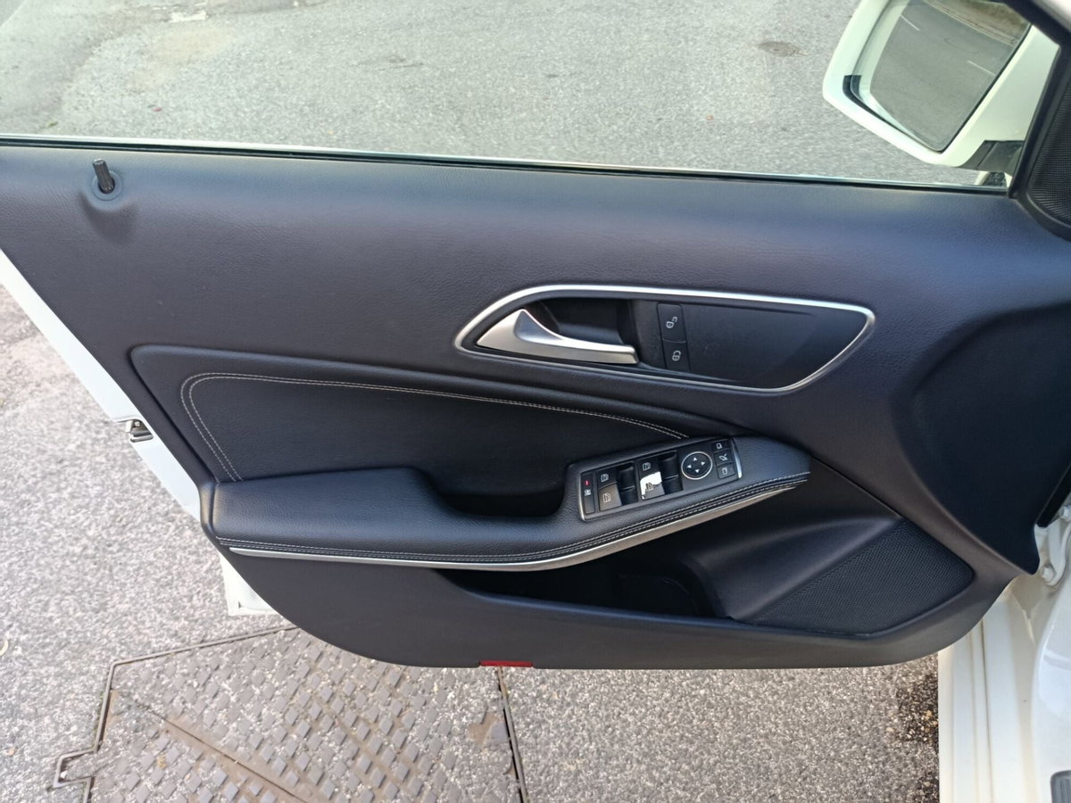 Mercedes-Benz Classe A 180 CDI Executive (18)