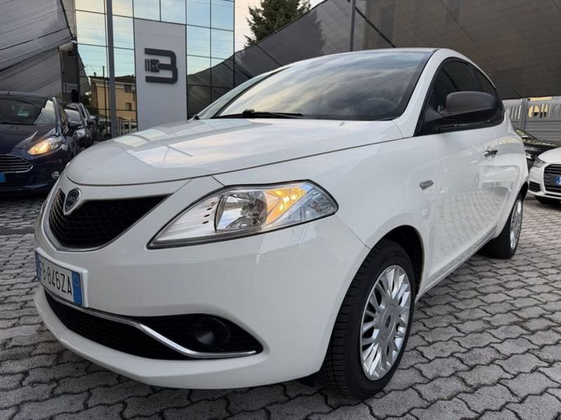 Lancia Ypsilon 1.2 69 CV 5 porte Gold