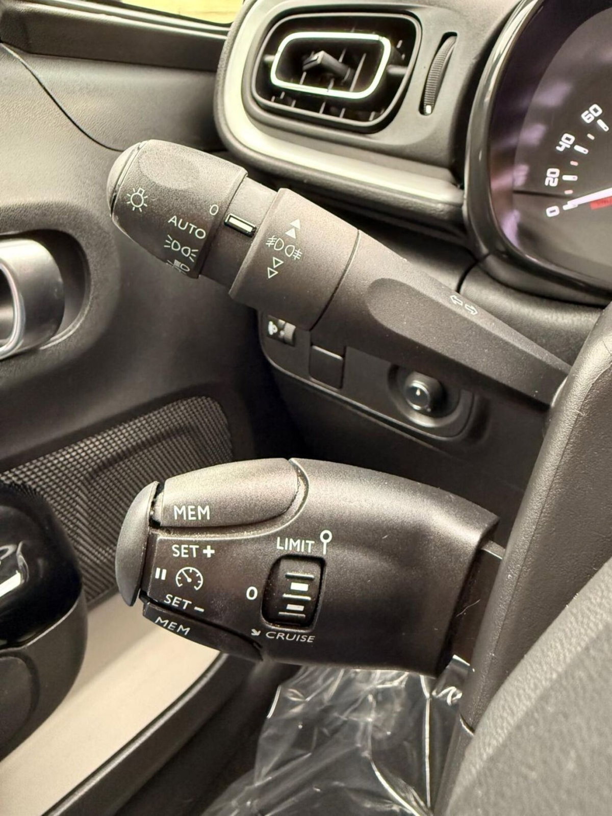 Citroen C3 PureTech 110 S&S Shine (19)