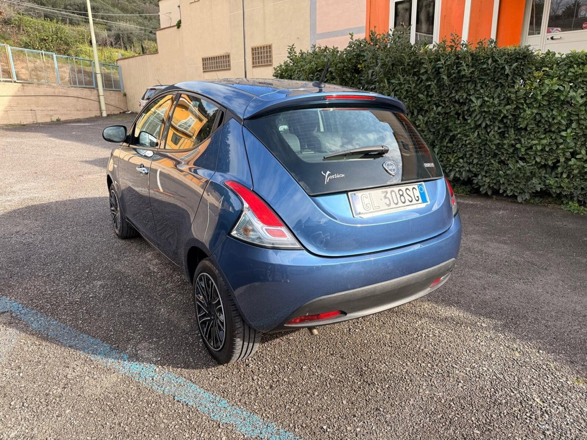 Lancia Ypsilon 1.0 FireFly 5 porte S&S Hybrid Ecochic Silver (12)
