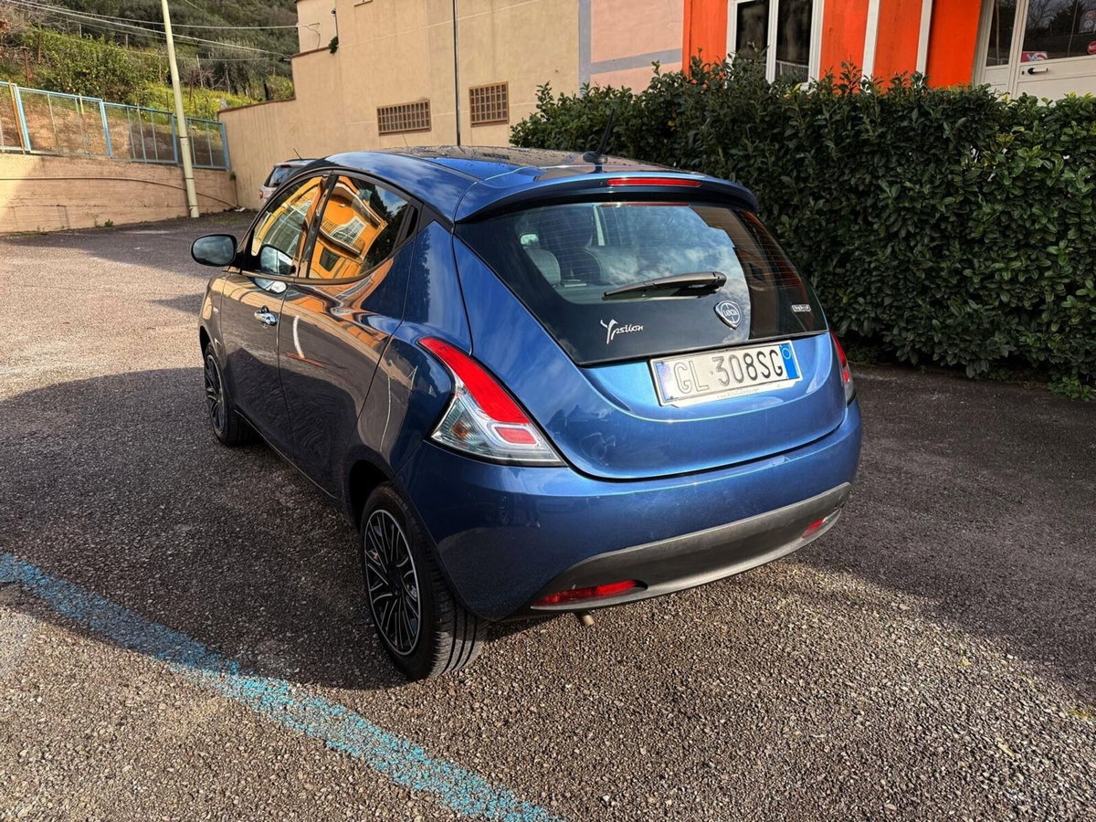 Lancia Ypsilon 1.0 FireFly 5 porte S&S Hybrid Ecochic Silver (13)