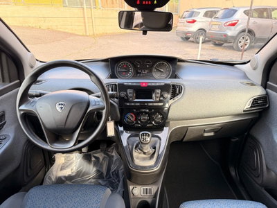 Lancia Ypsilon 1.0 FireFly 5 porte S&S Hybrid Ecochic Silver (15)