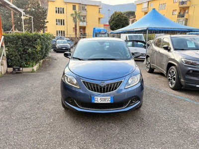 Lancia Ypsilon 1.0 FireFly 5 porte S&S Hybrid Ecochic Silver (2)