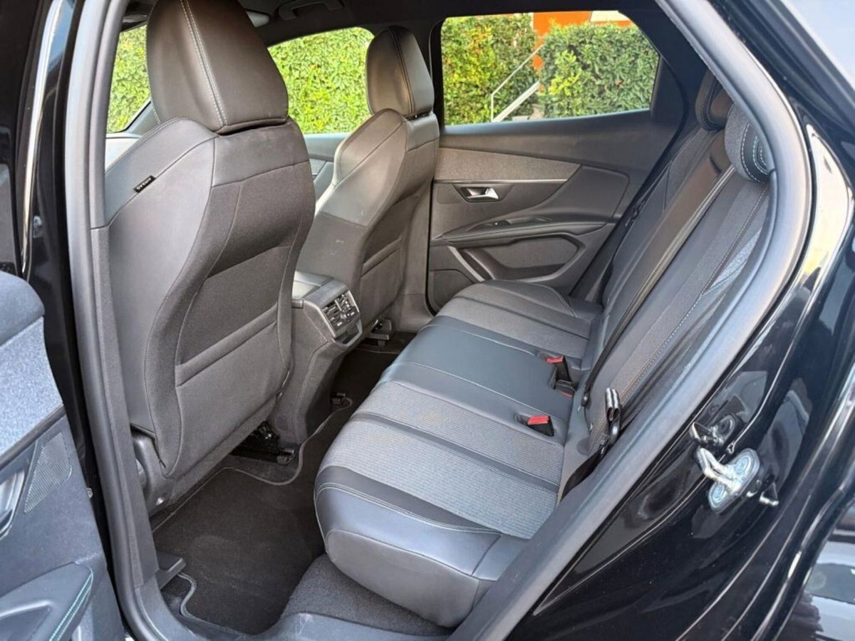 Peugeot 3008 BlueHDi 130 S&S EAT8 Allure Pack (4)