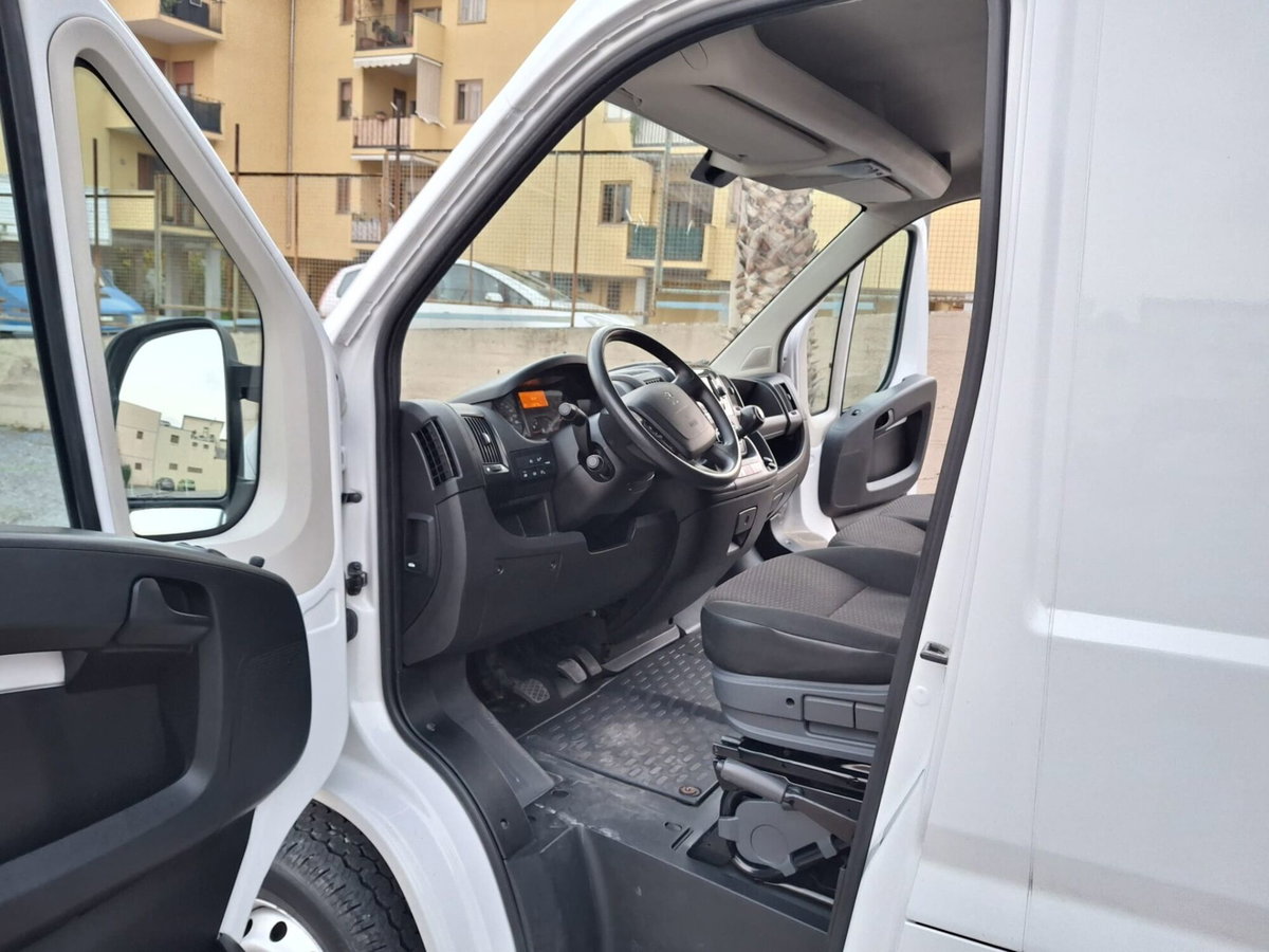 Peugeot Boxer Furgone 333 2.2 BlueHDi 140 S&S PLM-TM Furgone Premium (13)