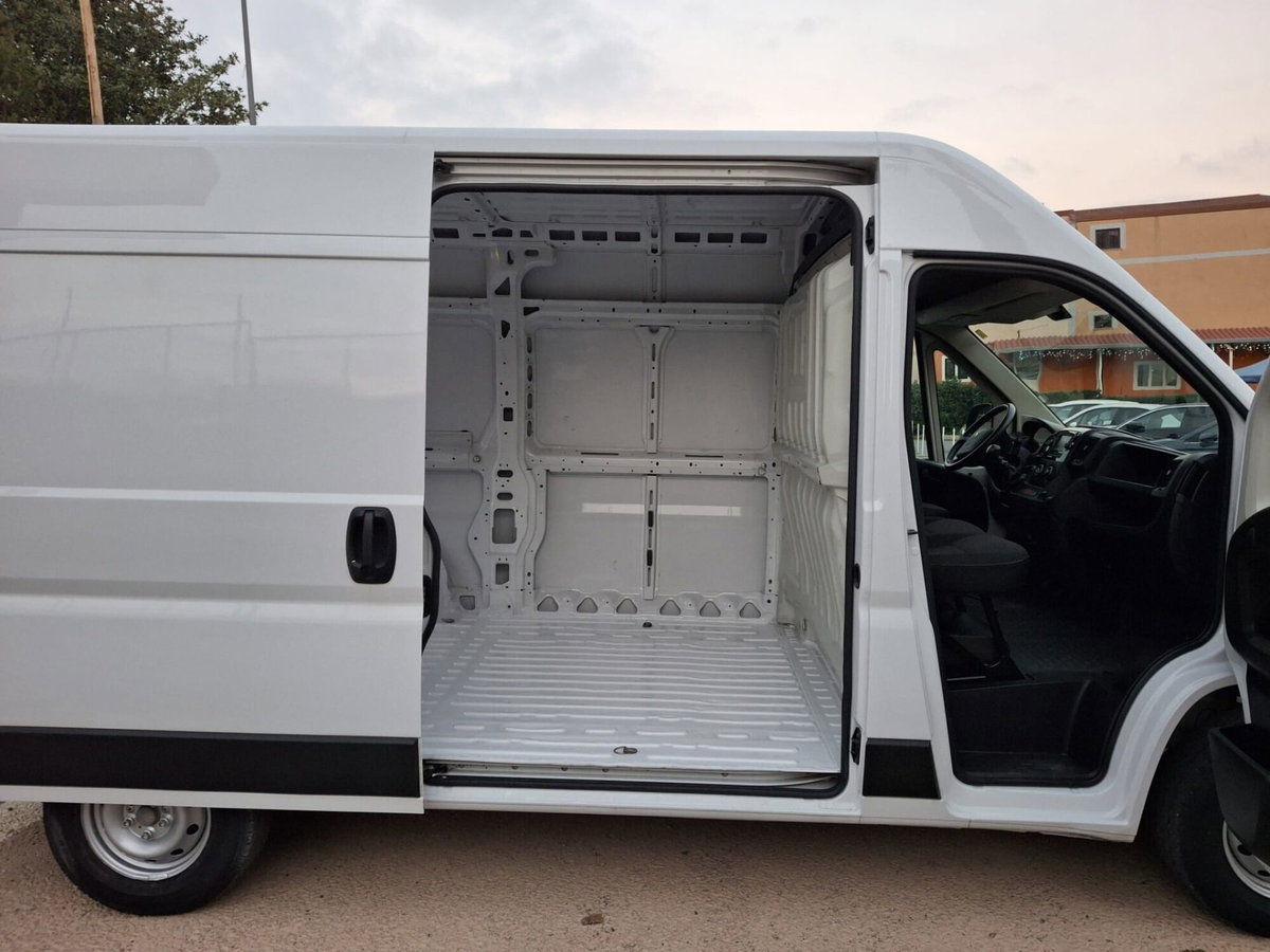Peugeot Boxer Furgone 333 2.2 BlueHDi 140 S&S PLM-TM Furgone Premium (9)