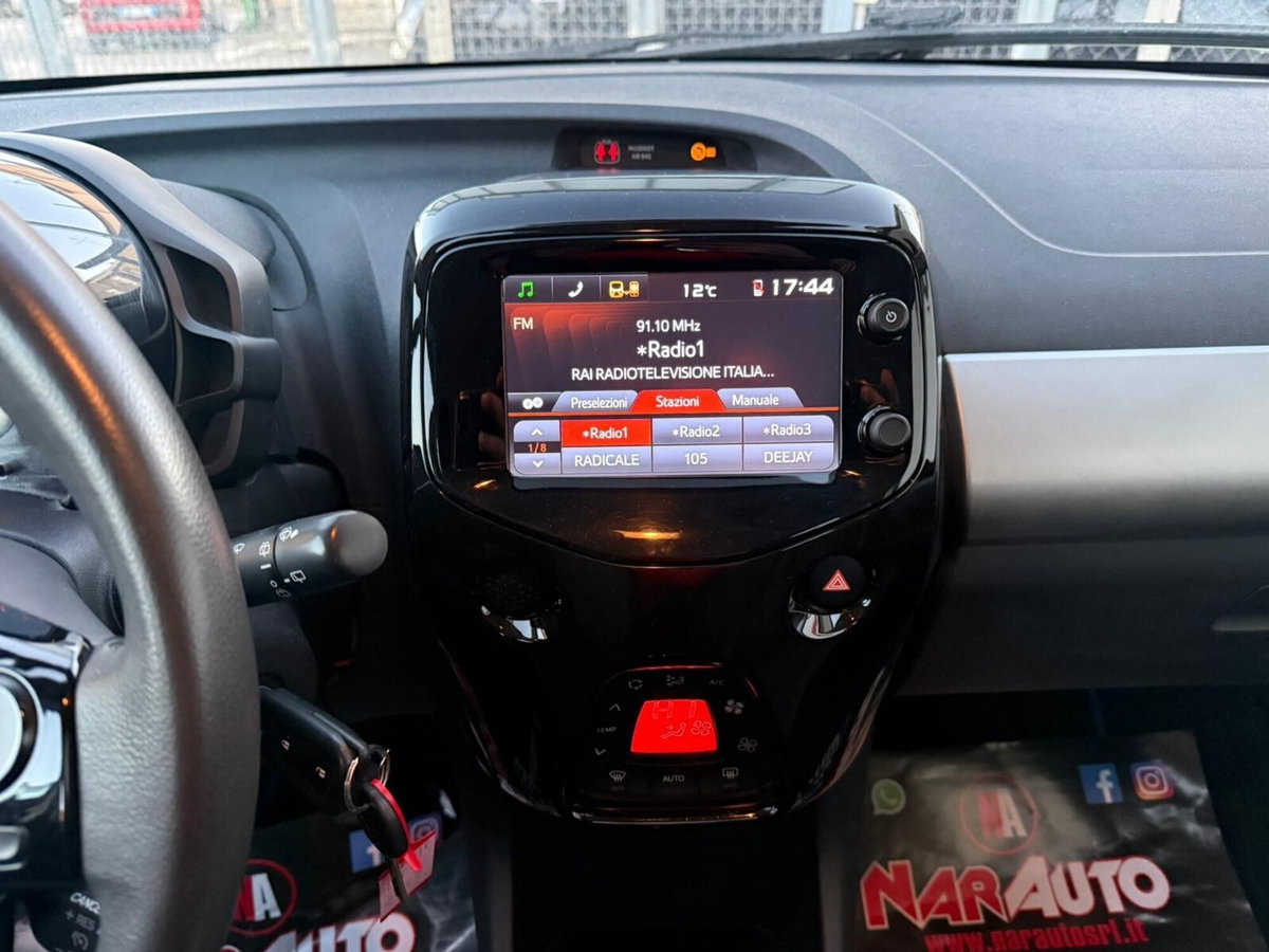 Citroen C1 C1 VTi 68 ETG 5 porte Shine (16)
