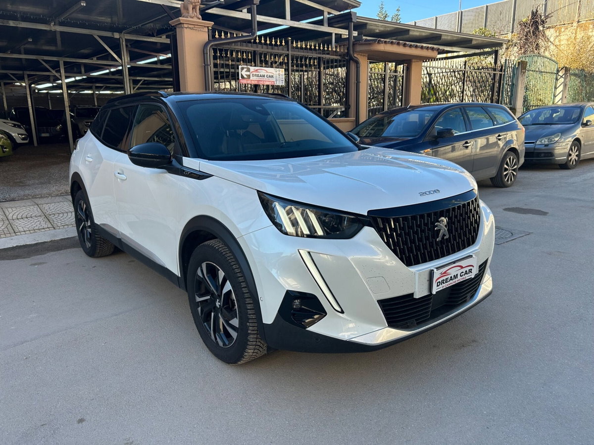 Peugeot 2008 BlueHDi 130 S&S EAT8 GT Pack (11)