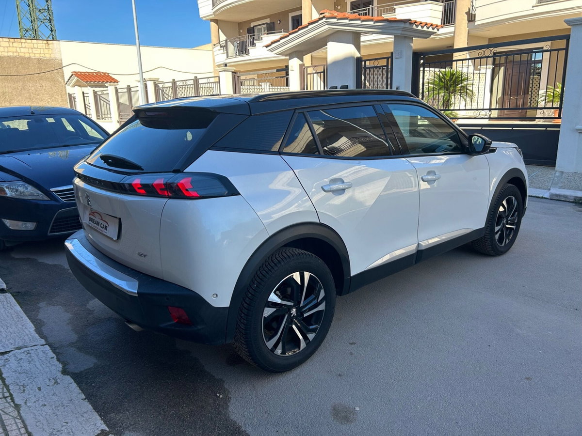 Peugeot 2008 BlueHDi 130 S&S EAT8 GT Pack (14)
