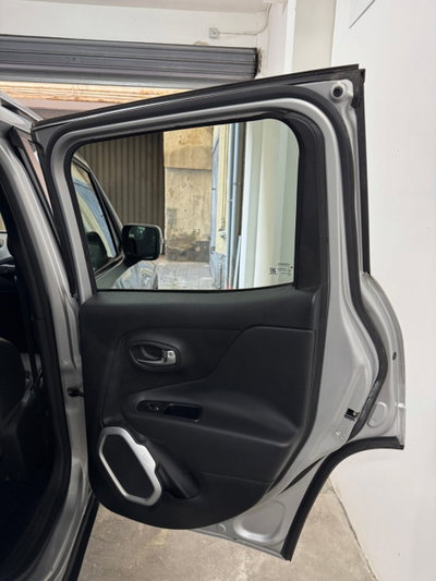Jeep Renegade 1.6 Mjt 120 CV Limited (18)