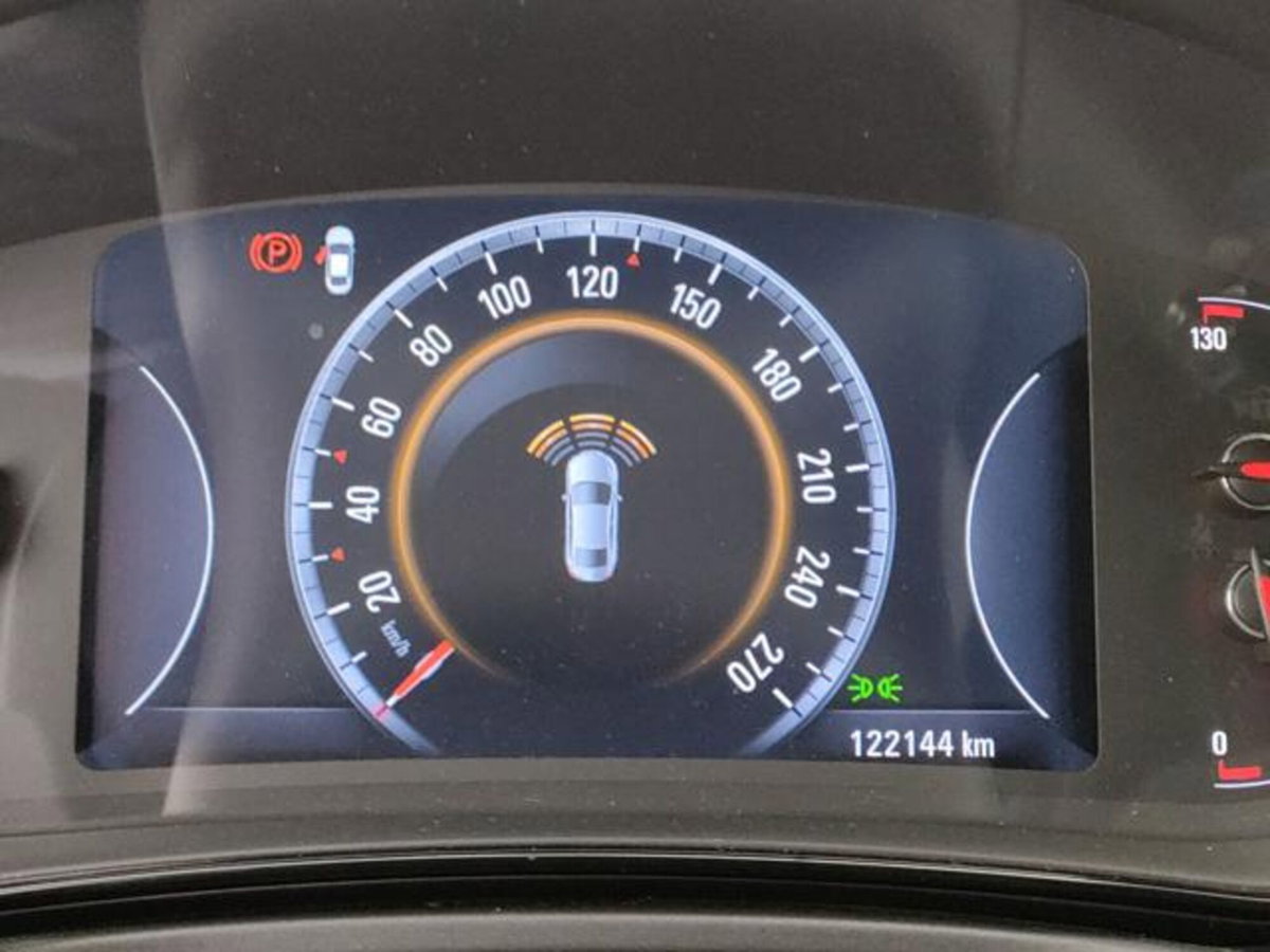 Opel Insignia Station Wagon CDTI 140CV Ecopower 104gr. Sports Cosmo (11)