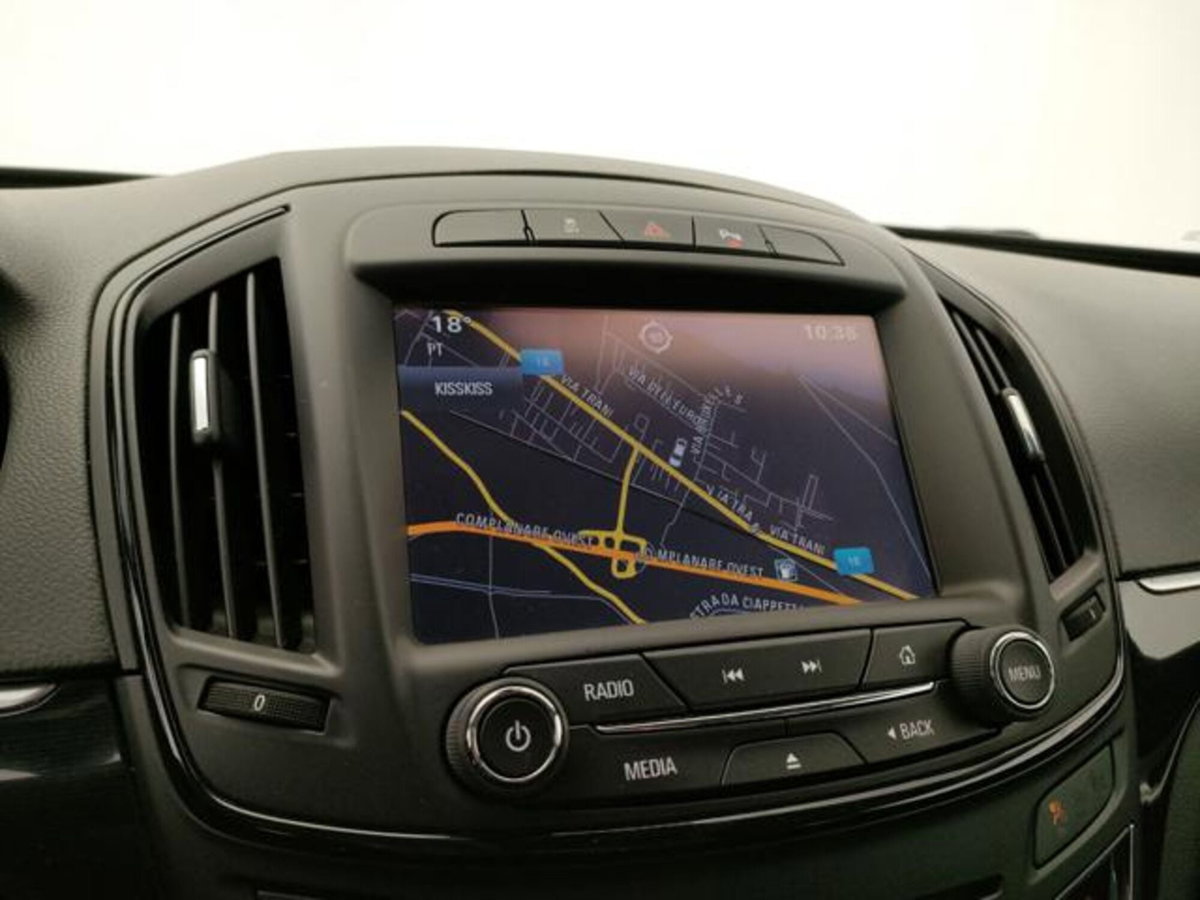 Opel Insignia Station Wagon CDTI 140CV Ecopower 104gr. Sports Cosmo (13)
