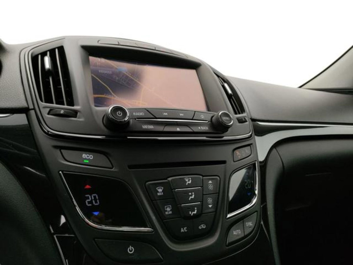 Opel Insignia Station Wagon CDTI 140CV Ecopower 104gr. Sports Cosmo (14)
