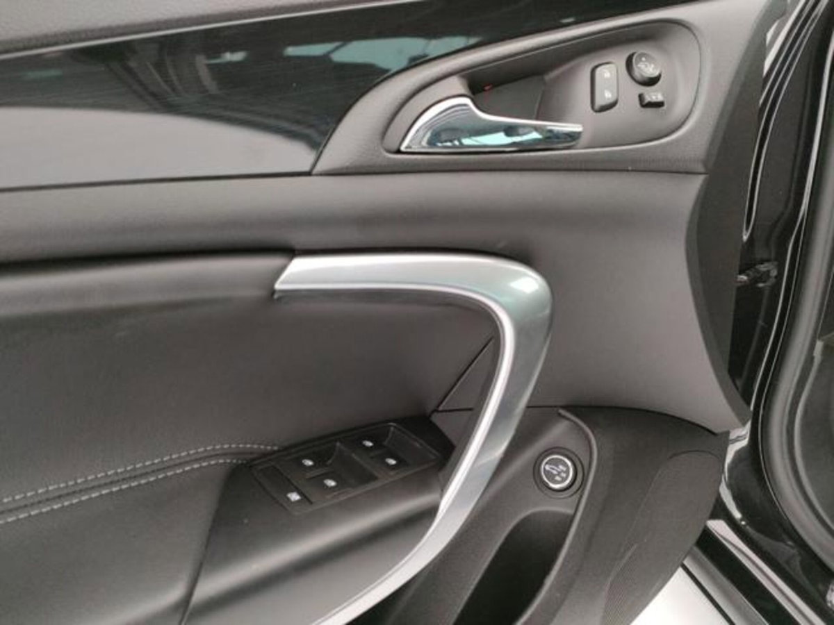 Opel Insignia Station Wagon CDTI 140CV Ecopower 104gr. Sports Cosmo (6)