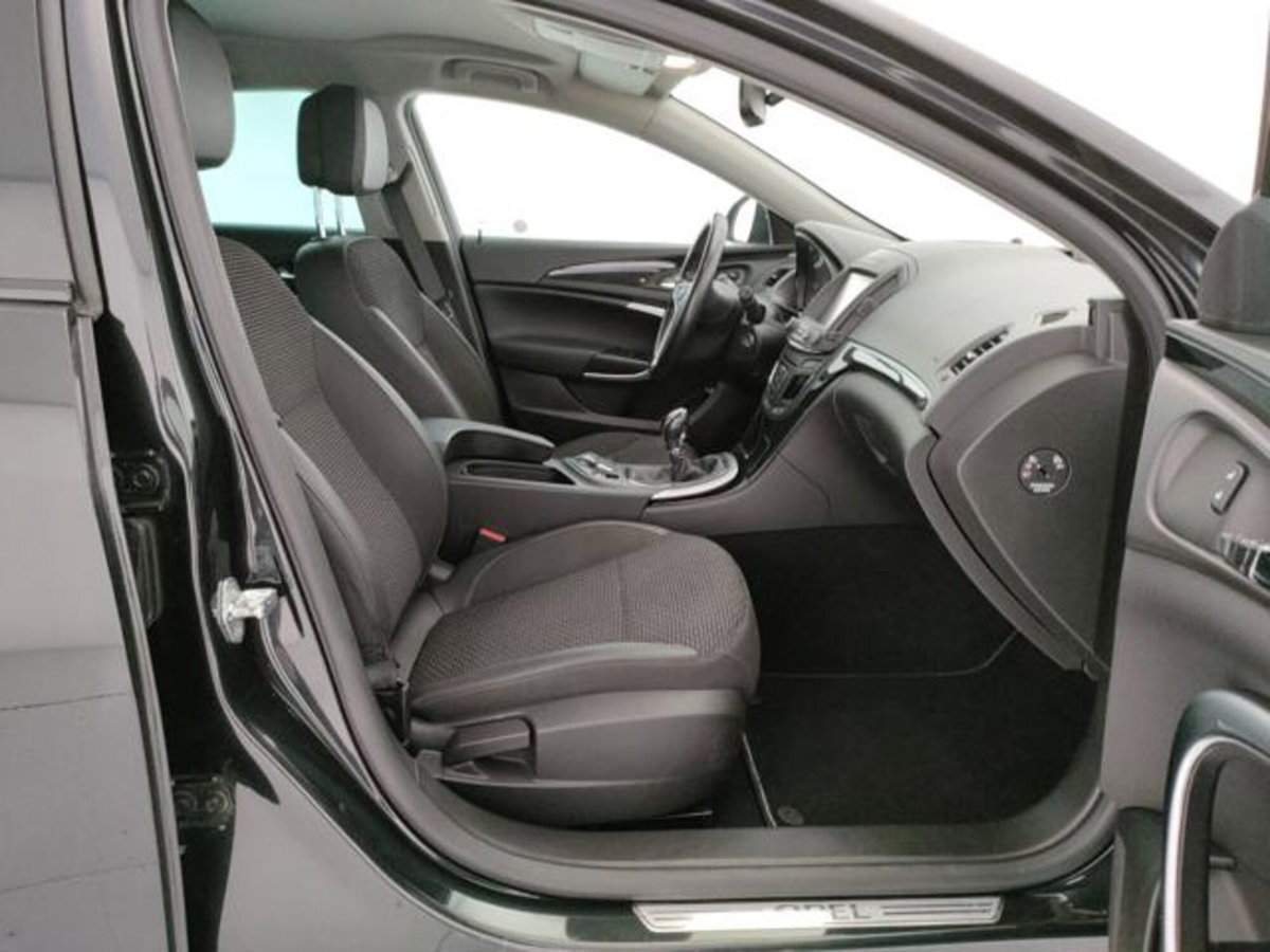 Opel Insignia Station Wagon CDTI 140CV Ecopower 104gr. Sports Cosmo (8)