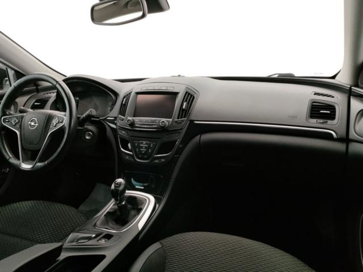 Opel Insignia Station Wagon CDTI 140CV Ecopower 104gr. Sports Cosmo (9)