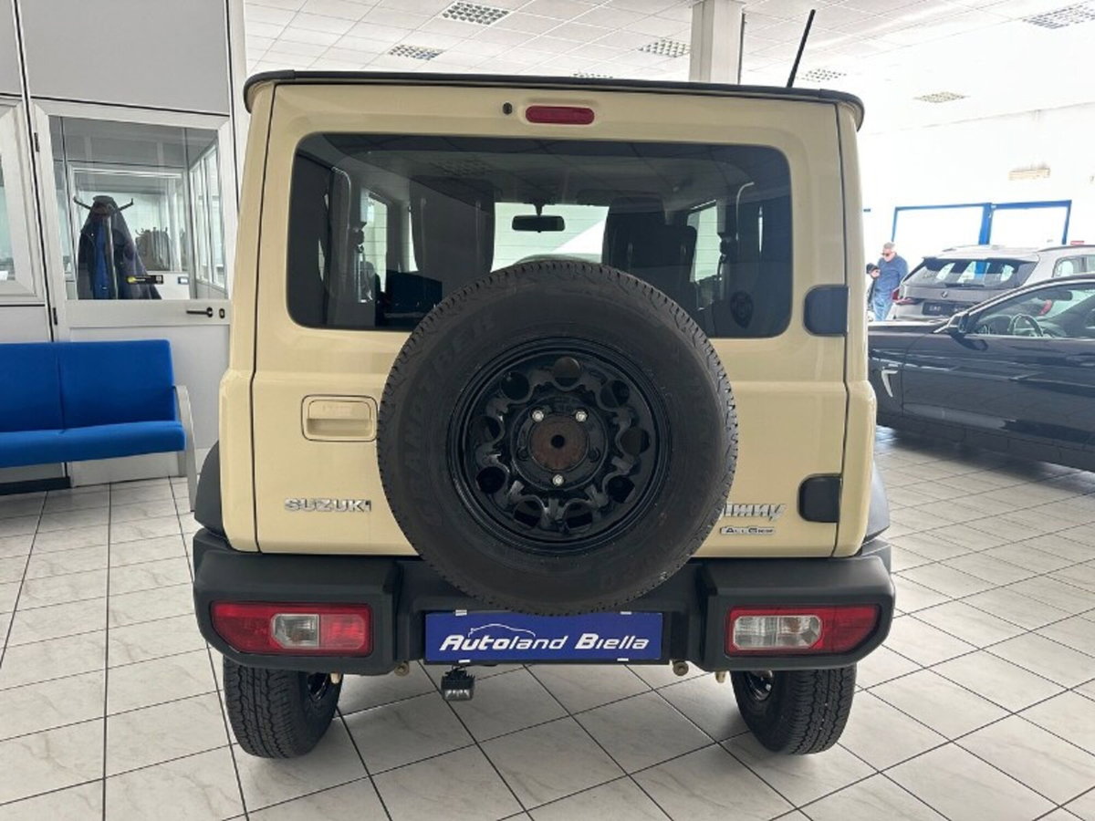 Suzuki Jimny 1.5 5MT Top (6)