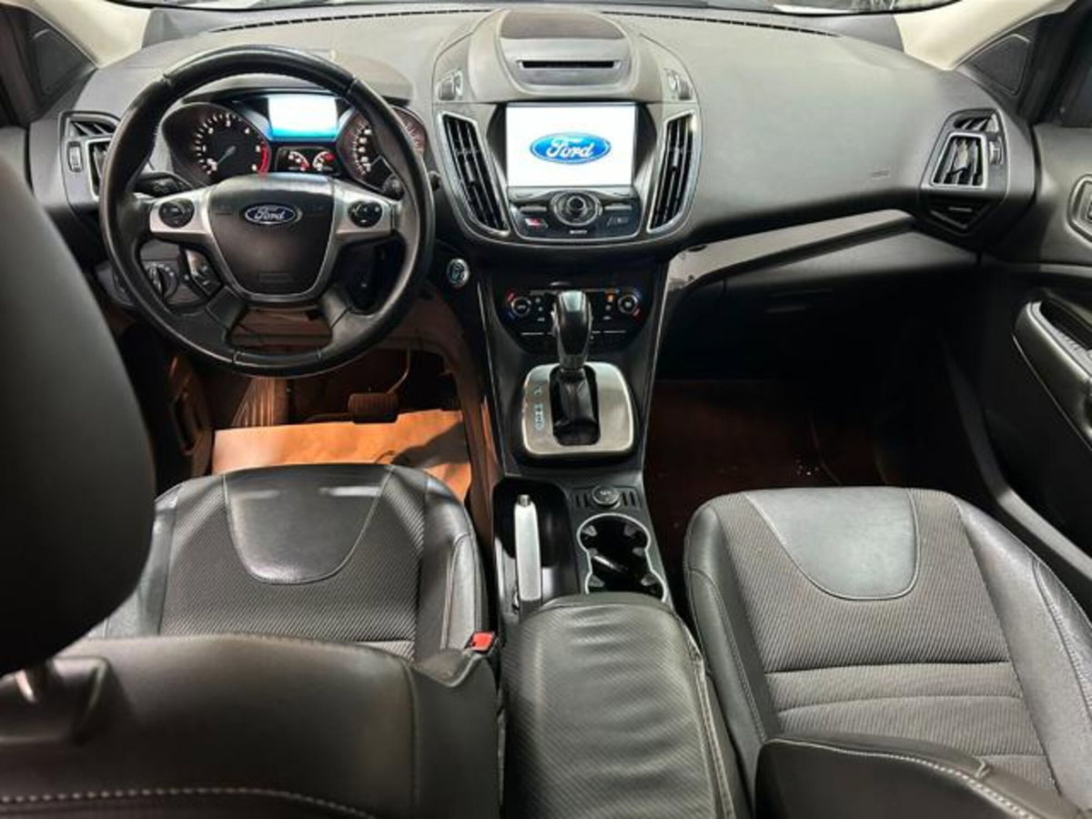 Ford Kuga 2.0 TDCI 150 CV S&S 4WD Powershift Titanium X (12)