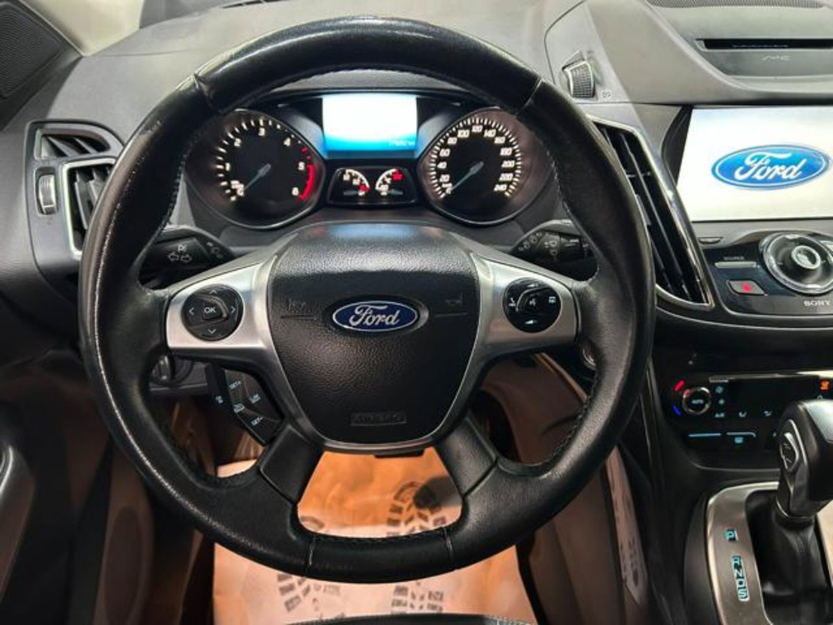 Ford Kuga 2.0 TDCI 150 CV S&S 4WD Powershift Titanium X (13)
