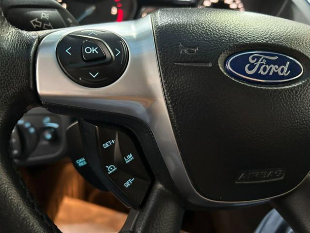 Ford Kuga 2.0 TDCI 150 CV S&S 4WD Powershift Titanium X (15)