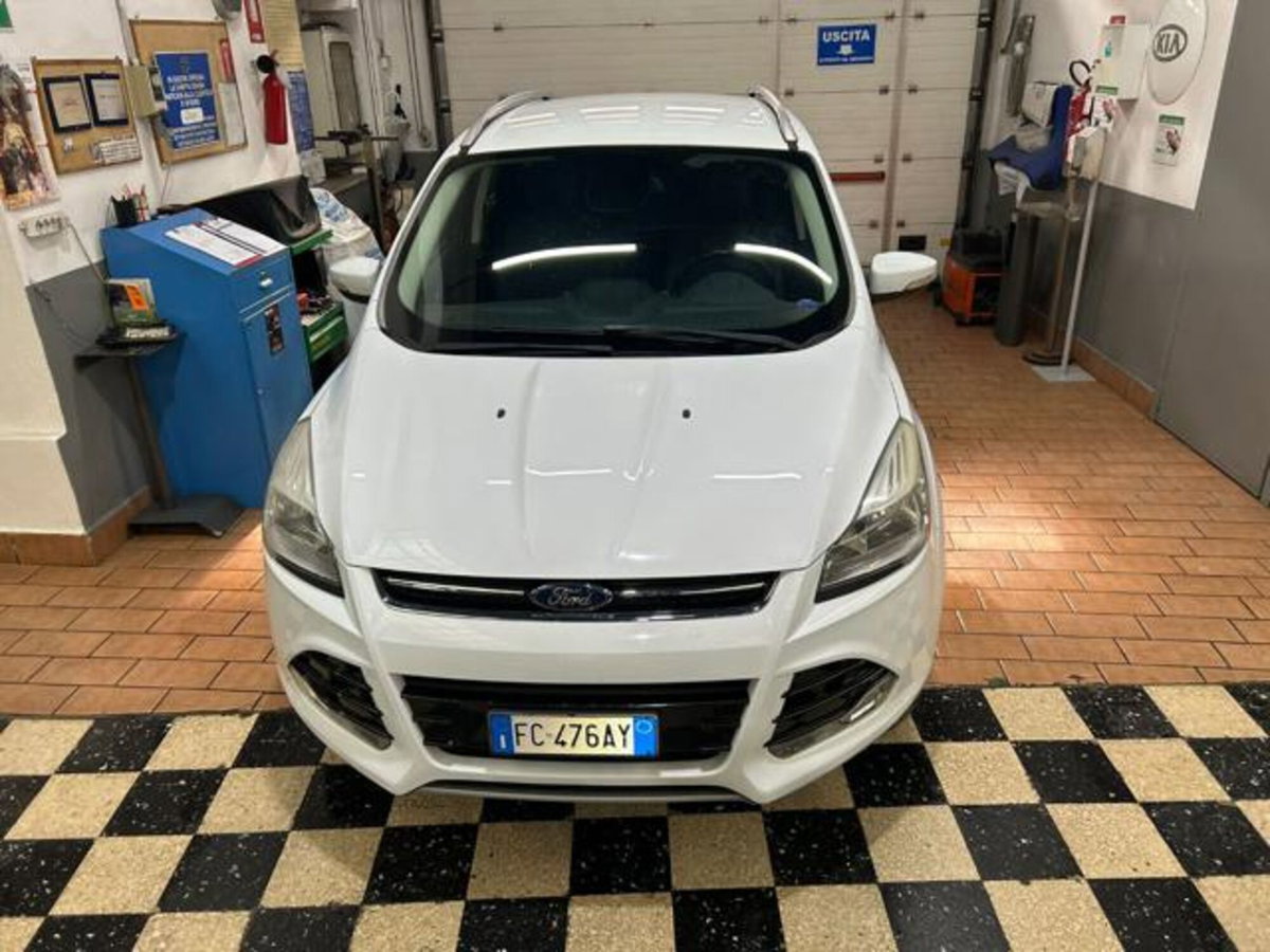 Ford Kuga 2.0 TDCI 150 CV S&S 4WD Powershift Titanium X (3)