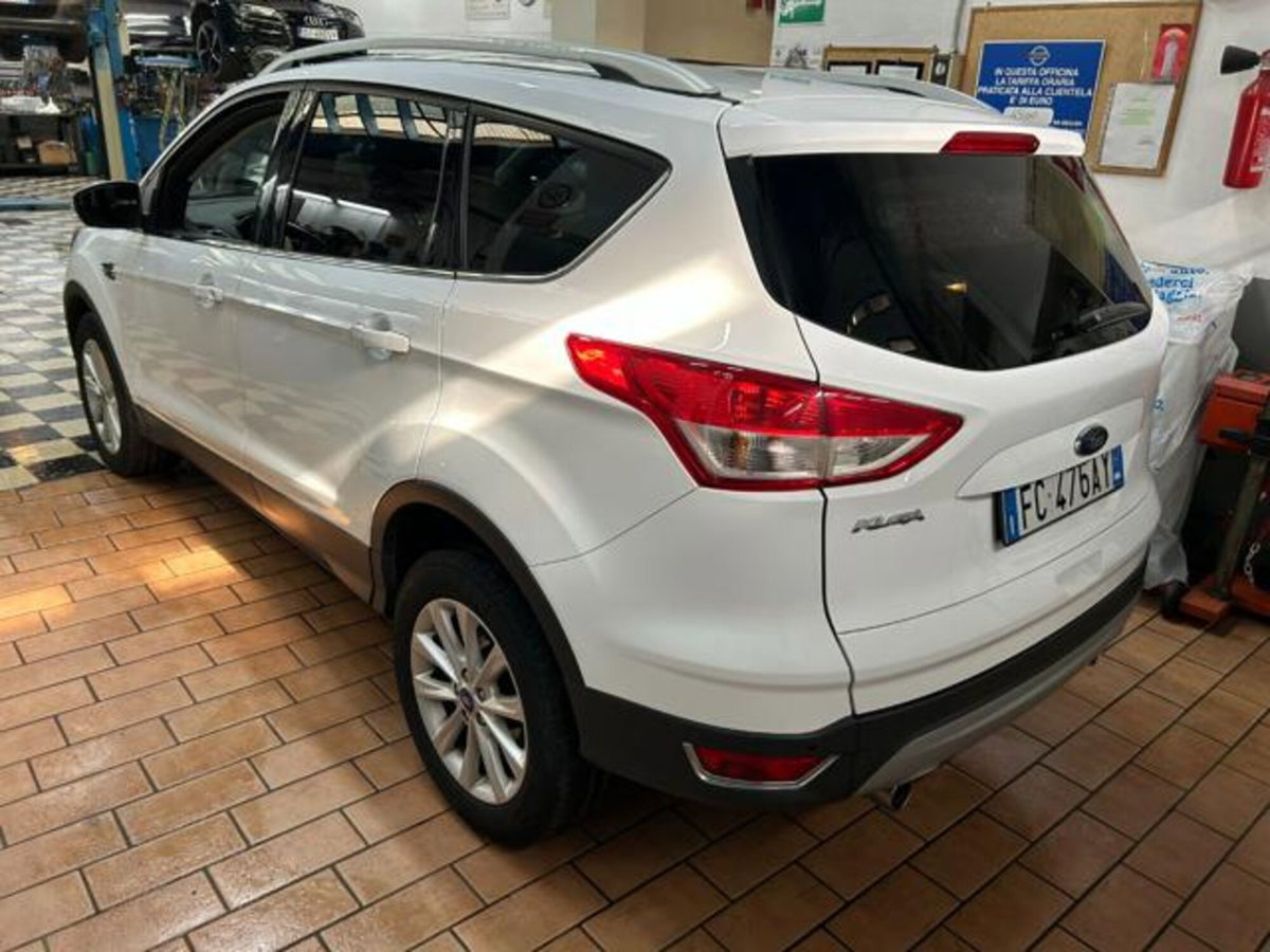 Ford Kuga 2.0 TDCI 150 CV S&S 4WD Powershift Titanium X (5)