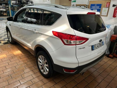 Ford Kuga 2.0 TDCI 150 CV S&S 4WD Powershift Titanium (5)