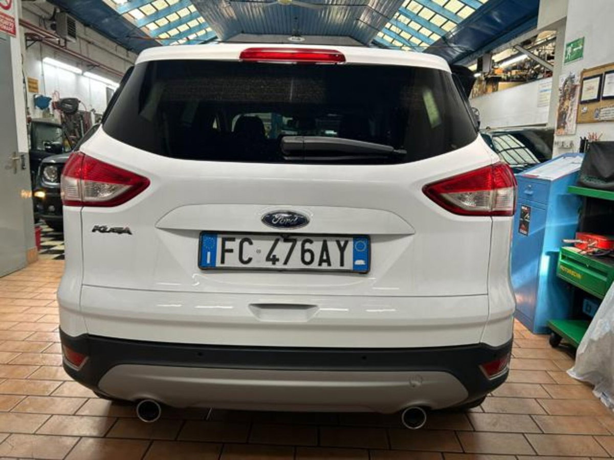 Ford Kuga 2.0 TDCI 150 CV S&S 4WD Powershift Titanium X (6)