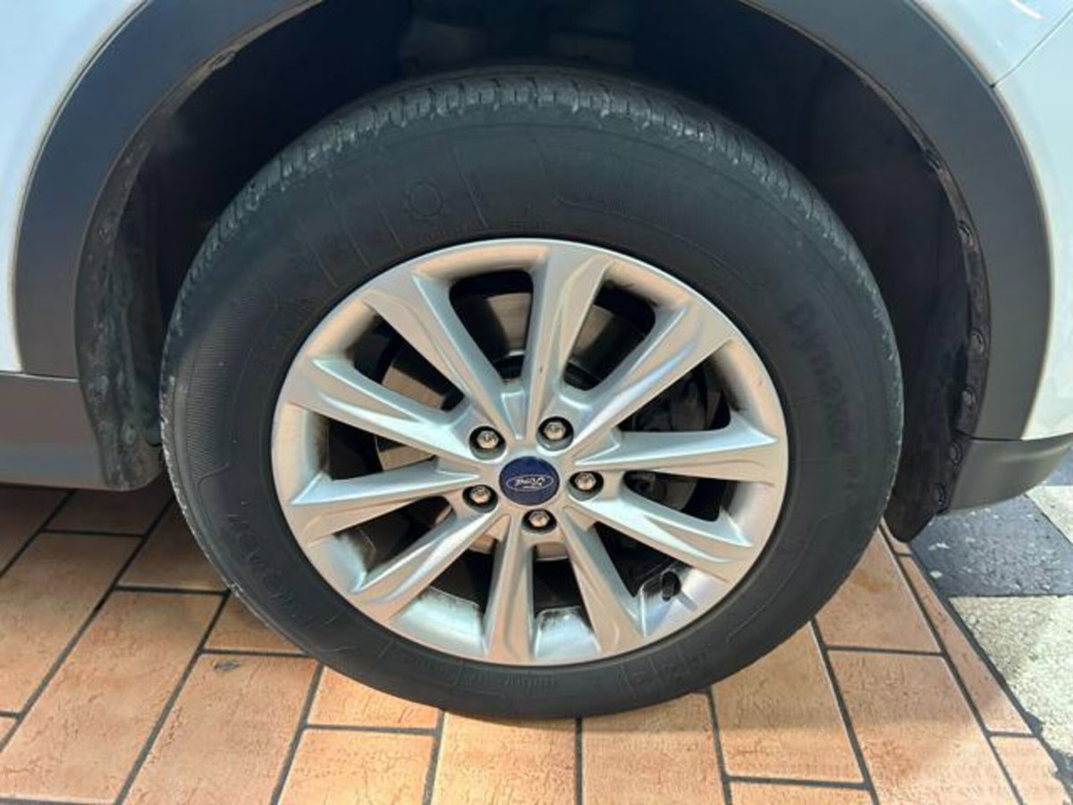 Ford Kuga 2.0 TDCI 150 CV S&S 4WD Powershift Titanium X (7)