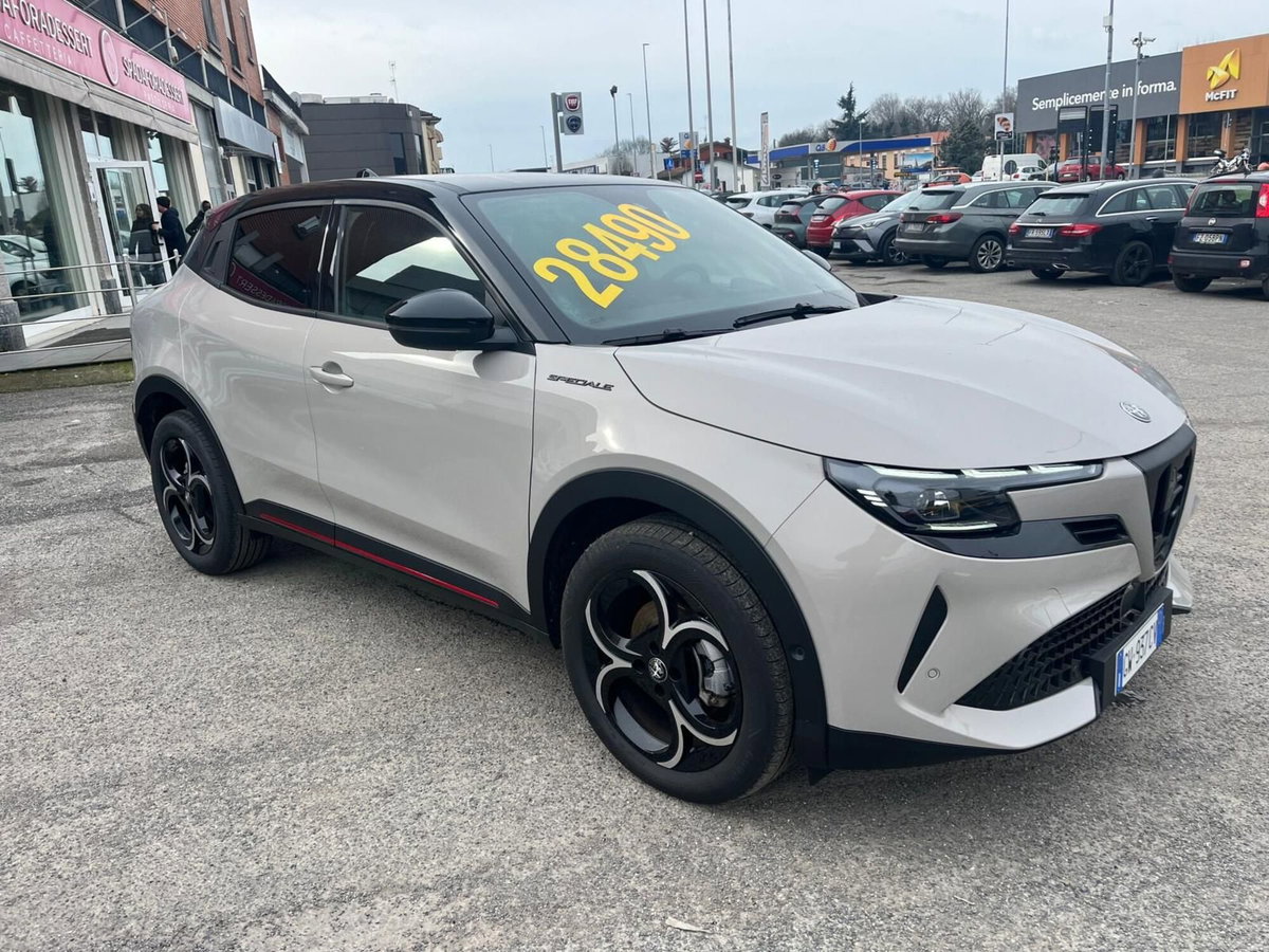 Alfa Romeo Junior 1.2 ibrida 145cv edct6 (2)