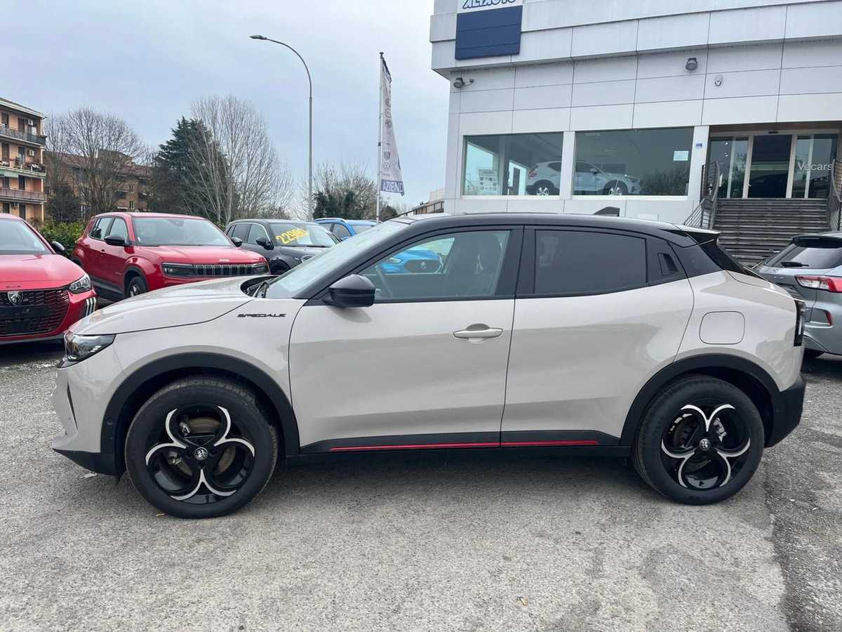 Alfa Romeo Junior 1.2 ibrida 145cv edct6 (5)