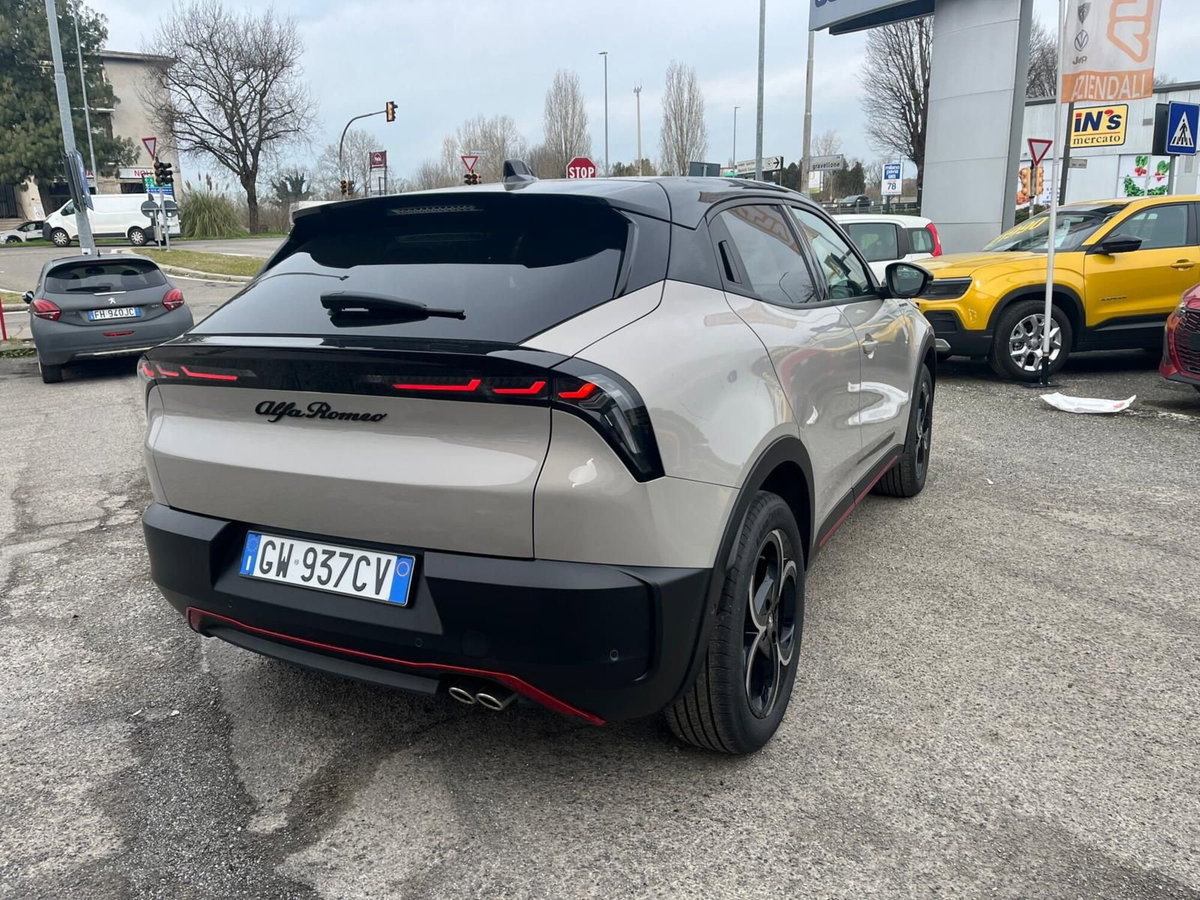 Alfa Romeo Junior 1.2 ibrida 145cv edct6 (6)