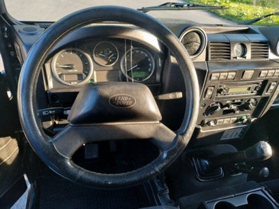 Land Rover Defender 90 2.4 TD4 Station Wagon SE (13)