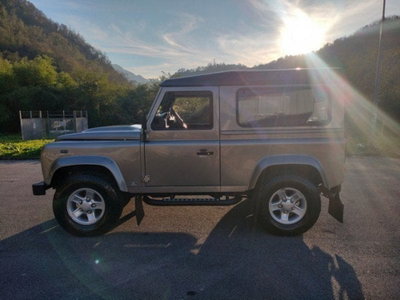 Land Rover Defender 90 2.4 TD4 Station Wagon SE (5)