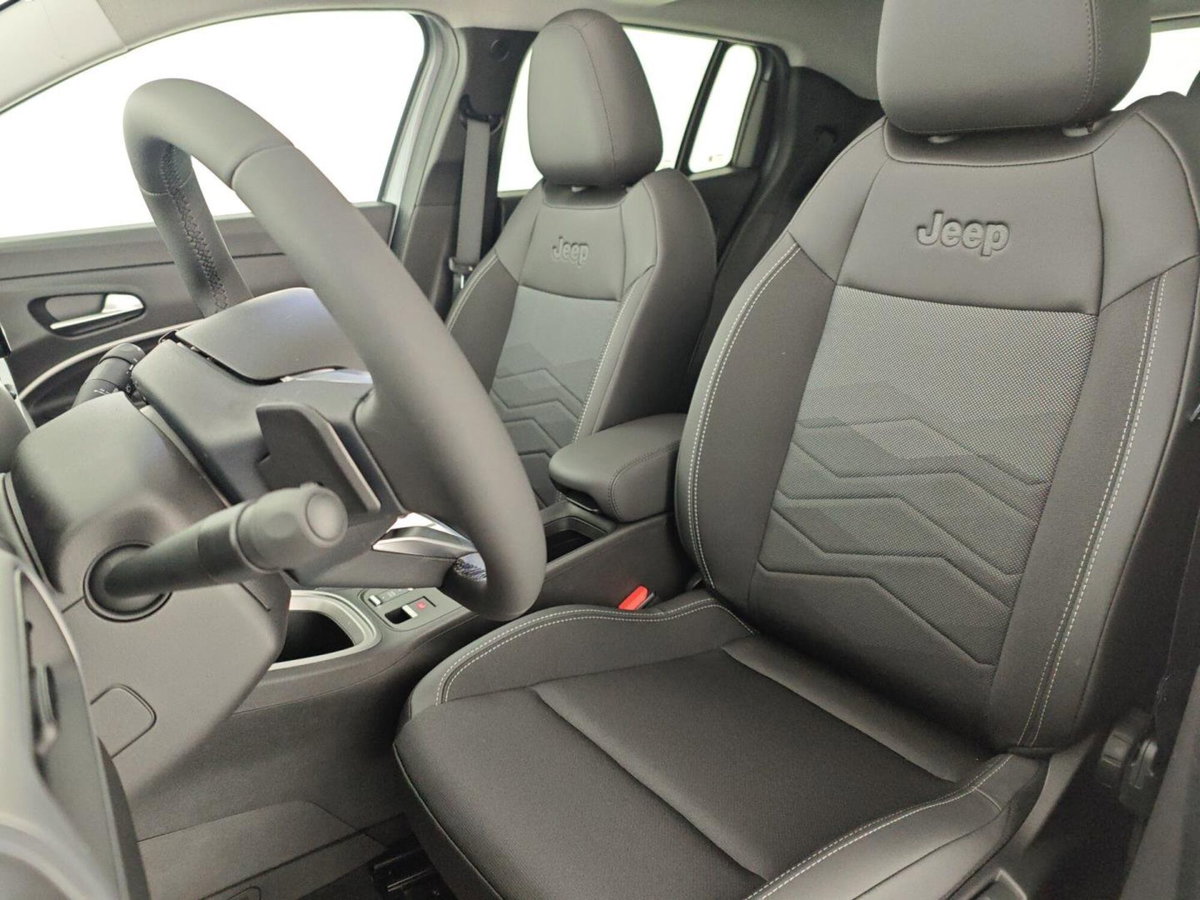 Jeep Avenger full-electric Summit fwd 156cv auto (12)
