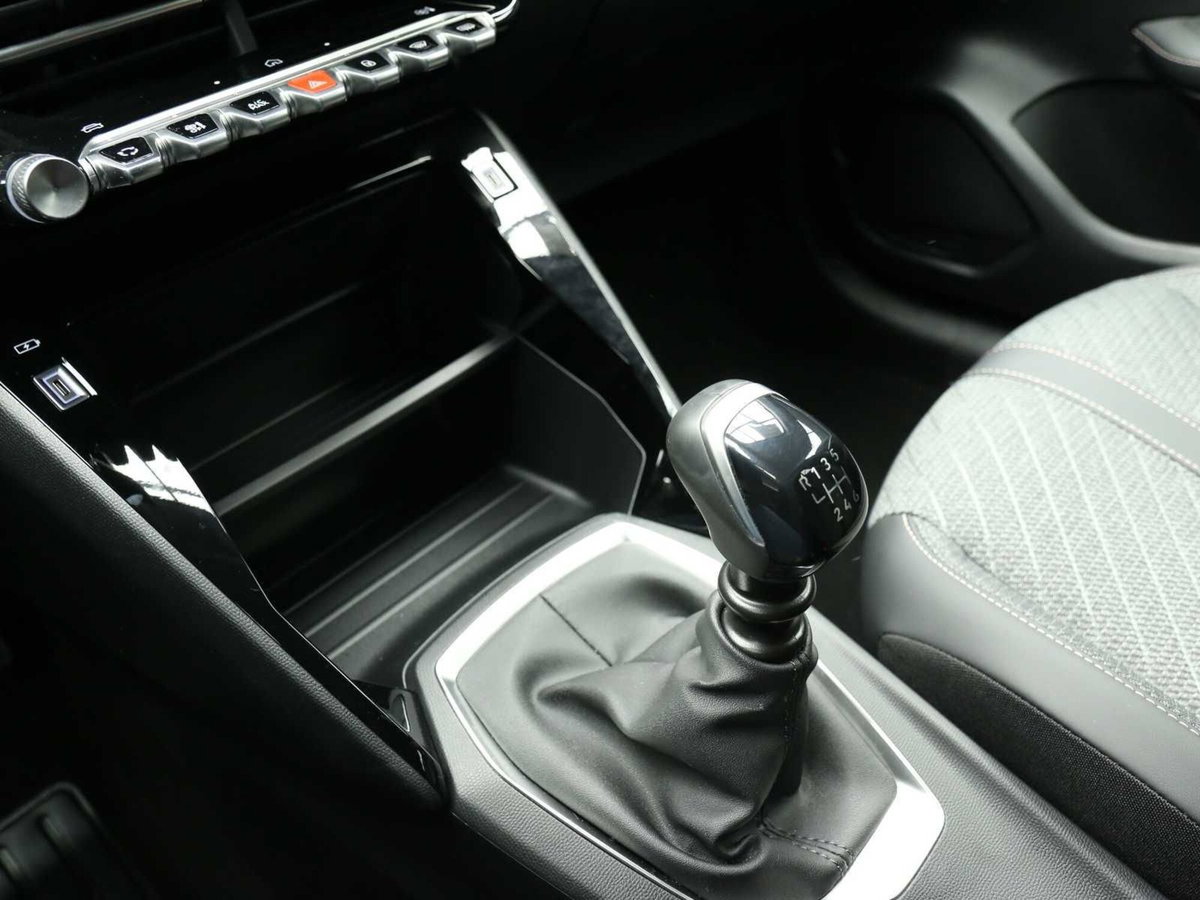 Peugeot 208 PureTech 100 Stop&Start 5 porte Allure (14)