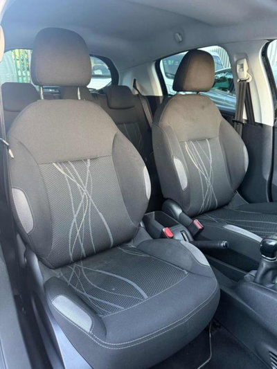 Peugeot 208 HDi 68 CV 5 porte Allure (13)