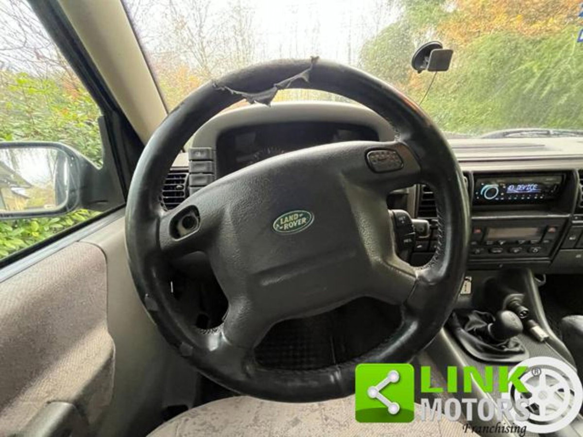 Land Rover Discovery 2.5 Td5 5 porte Vogue (10)